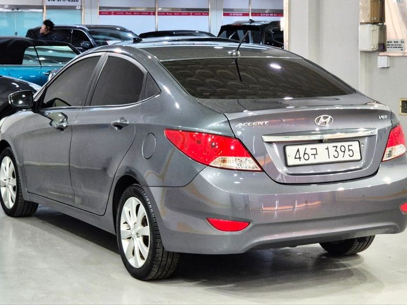 2013 Hyundai Accent Diesel 1.6 VGT Premier photo 4