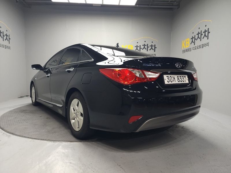 2012 Hyundai YF Sonata 2.0 Smart photo 4