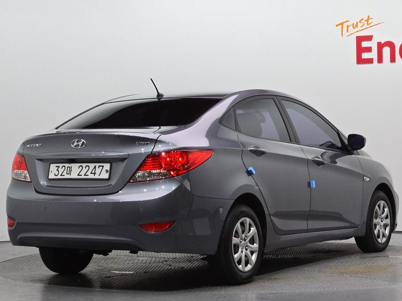 2014 Hyundai Accent Diesel 1.6 VGT Smart photo 2
