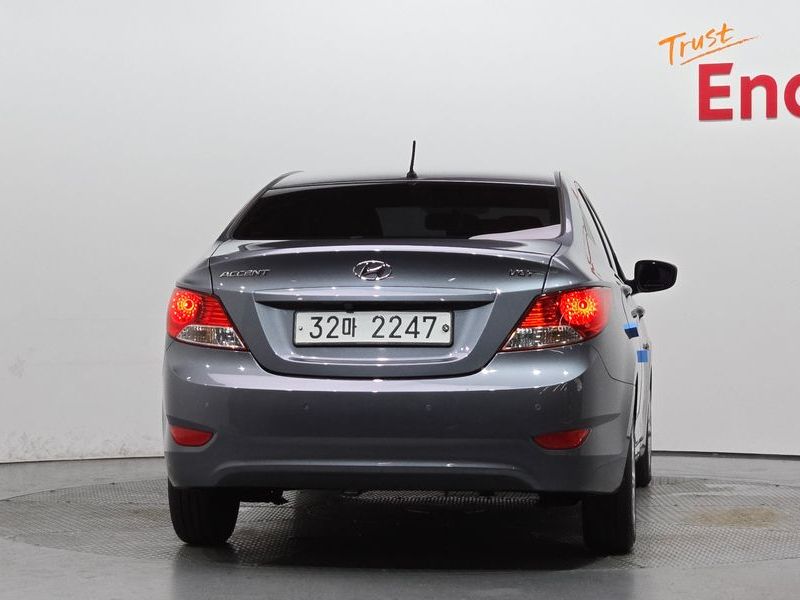 2014 Hyundai Accent Diesel 1.6 VGT Smart photo 4