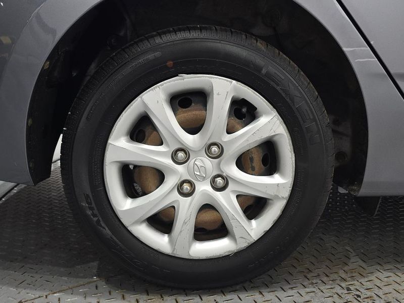 2014 Hyundai Accent Diesel 1.6 VGT Smart photo 5