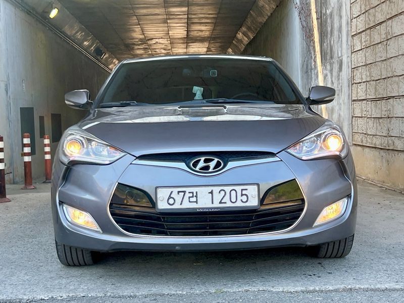 2012 Hyundai Veloster Extreme photo 3