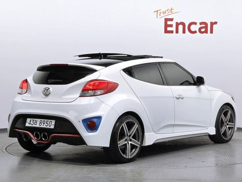 2013 Hyundai Veloster T-GDi Extreme photo 2