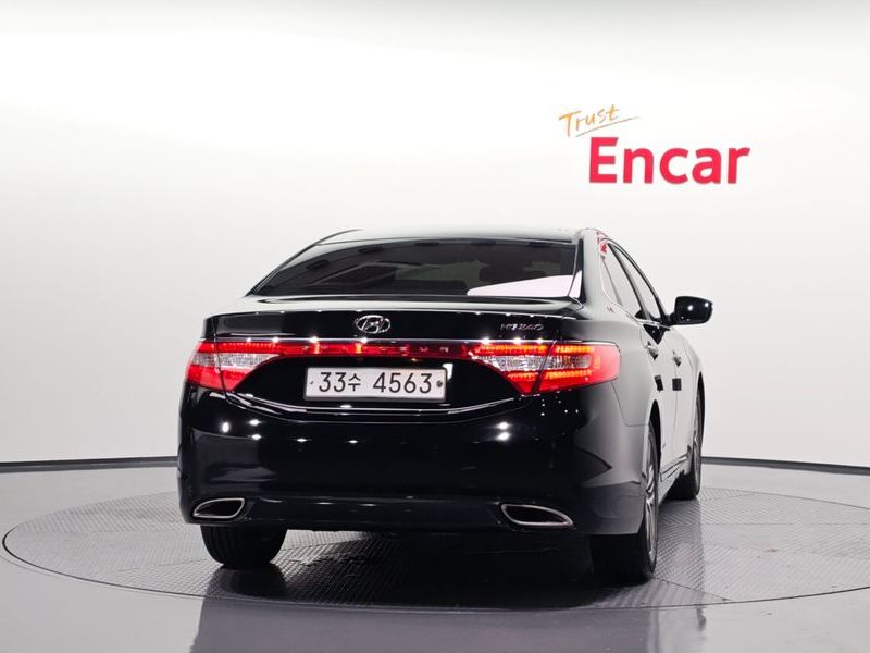 2014 Hyundai Grandeur HG HG240 Modern photo 4