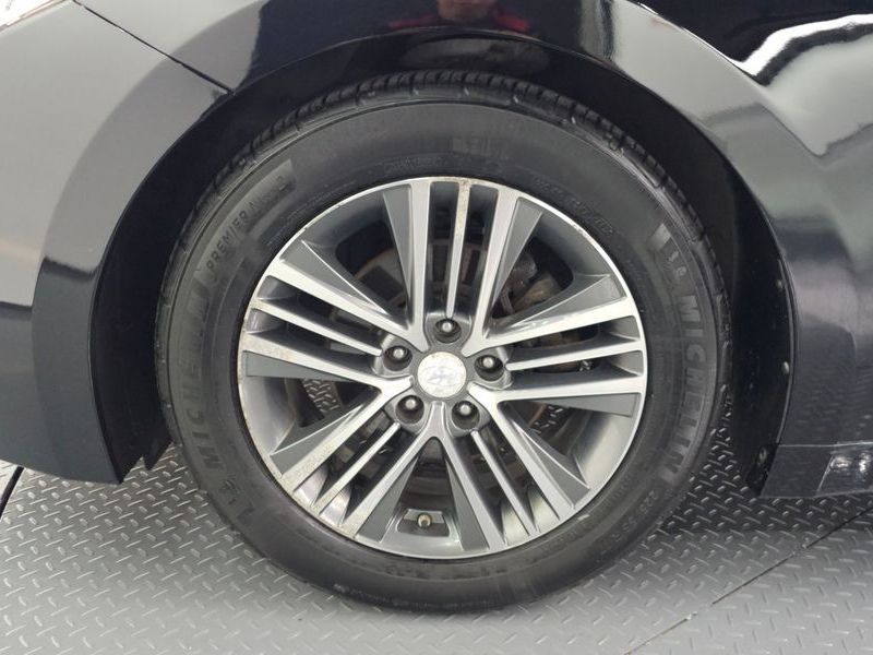 2014 Hyundai Grandeur HG HG240 Modern photo 5