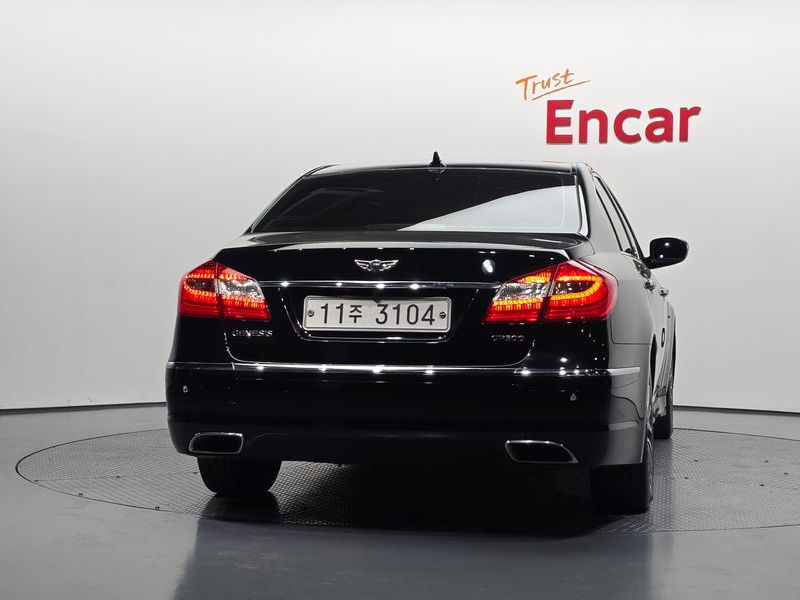2013 Hyundai Genesis BH330 Premium Standard photo 4