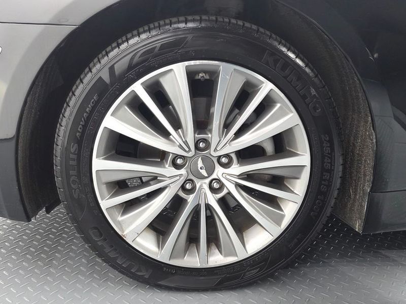 2013 Hyundai Genesis BH330 Premium Standard photo 5