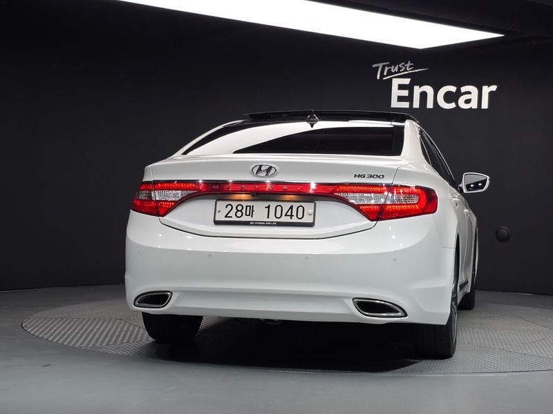 2013 Hyundai Grandeur HG HG240 Modern photo 4