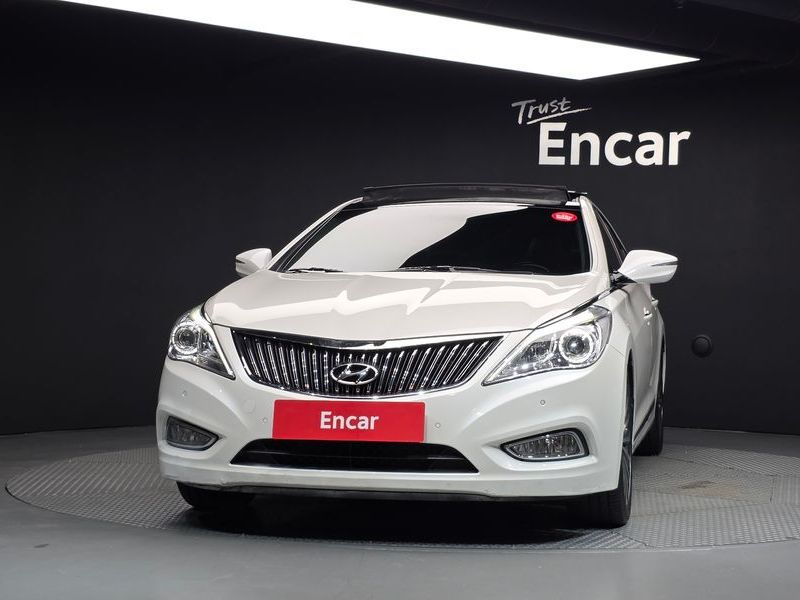 2013 Hyundai Grandeur HG HG240 Modern photo 3
