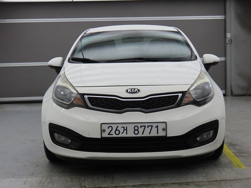 2014 Kia pride 1.6 GDI Sedan Luxury photo 2