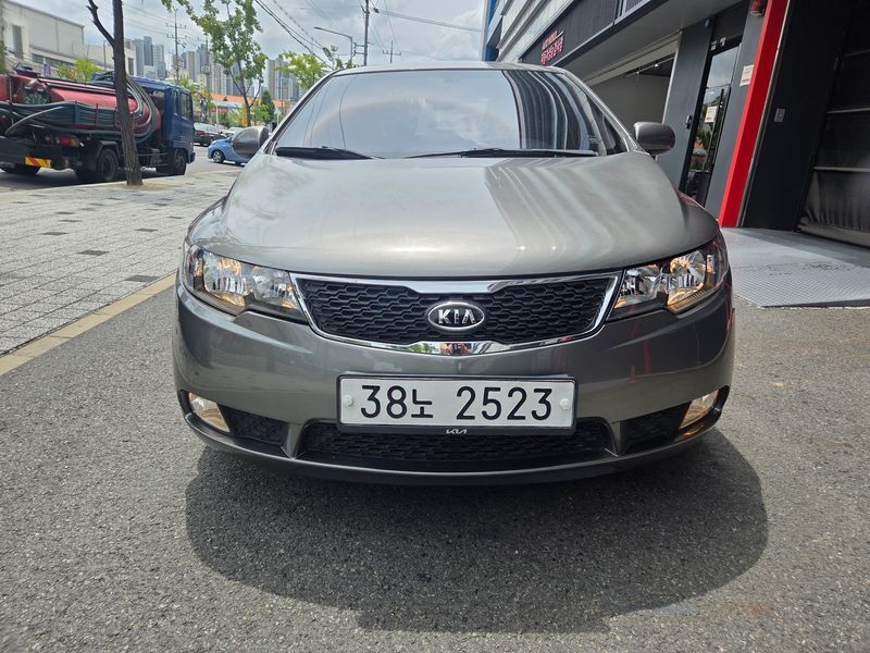 2012 Kia Porte 1.6 GDI Prestige Standard photo 3