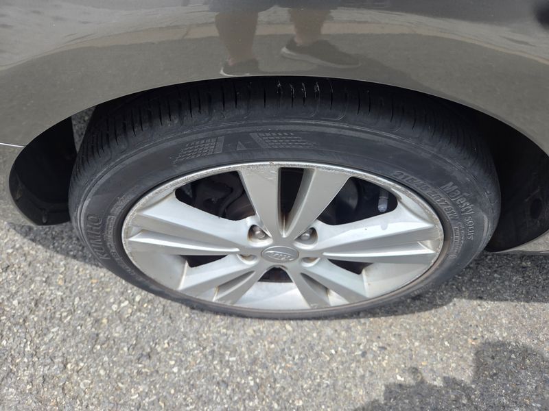2012 Kia Porte 1.6 GDI Prestige Standard photo 5