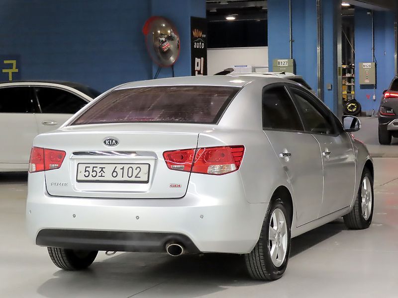 2013 Kia Porte 1.6 GDI Luxury Standard photo 2