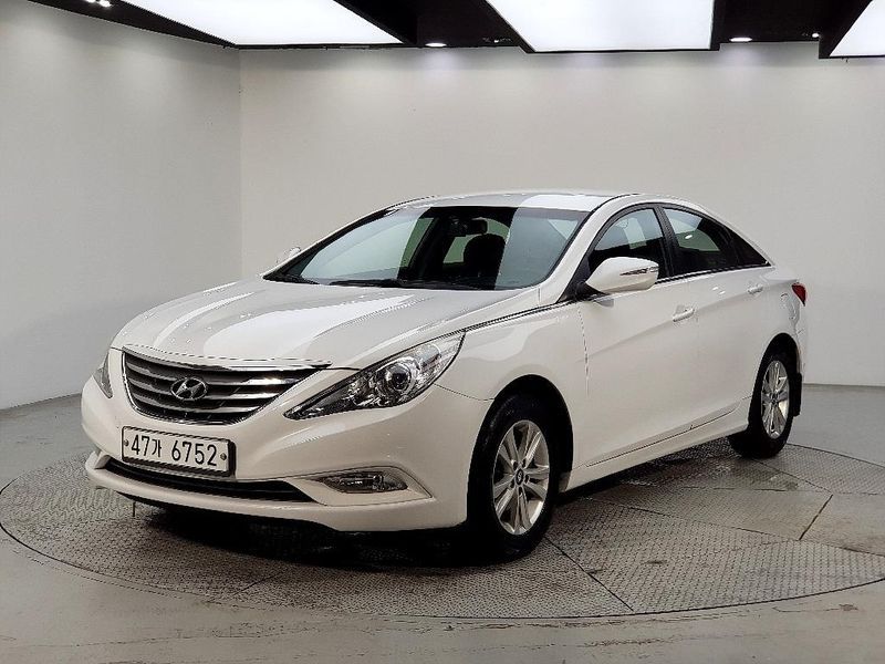 2012 Hyundai YF Sonata LPi Luxury photo 2