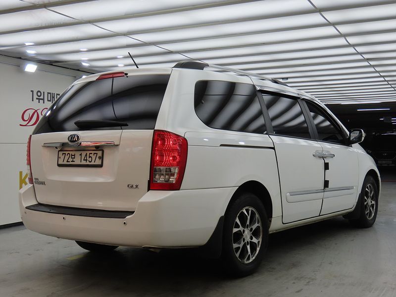 2014 Kia Canival Grand Carnival GLX Premium photo 3
