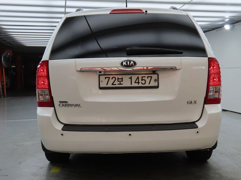 2014 Kia Canival Grand Carnival GLX Premium photo 4