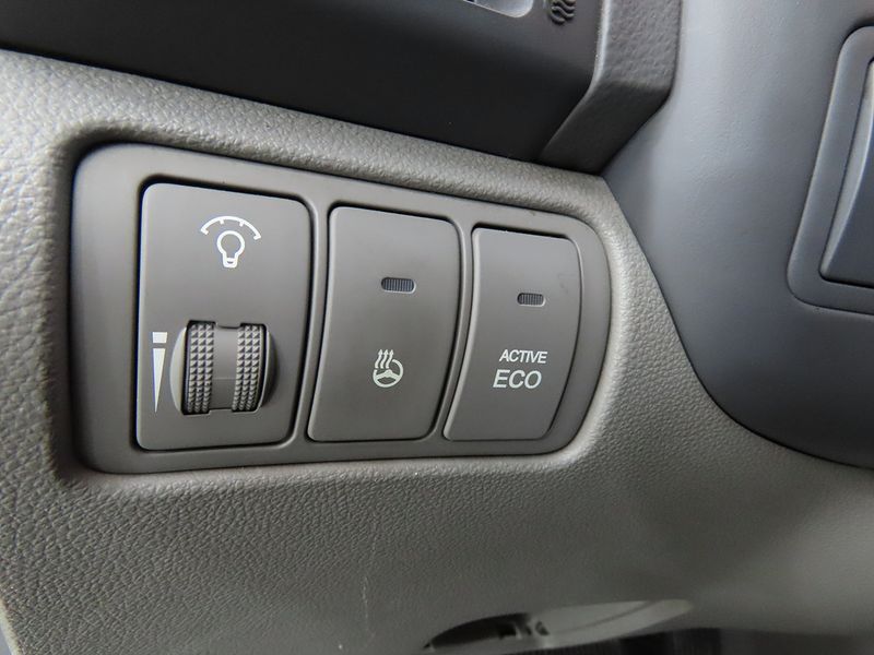 2014 Kia Canival Grand Carnival GLX Premium photo 5