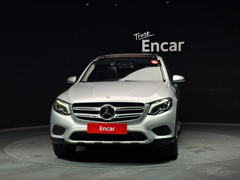 2019 Mercedes-Benz C-Class GLC350e 4MATIC Premium photo 3