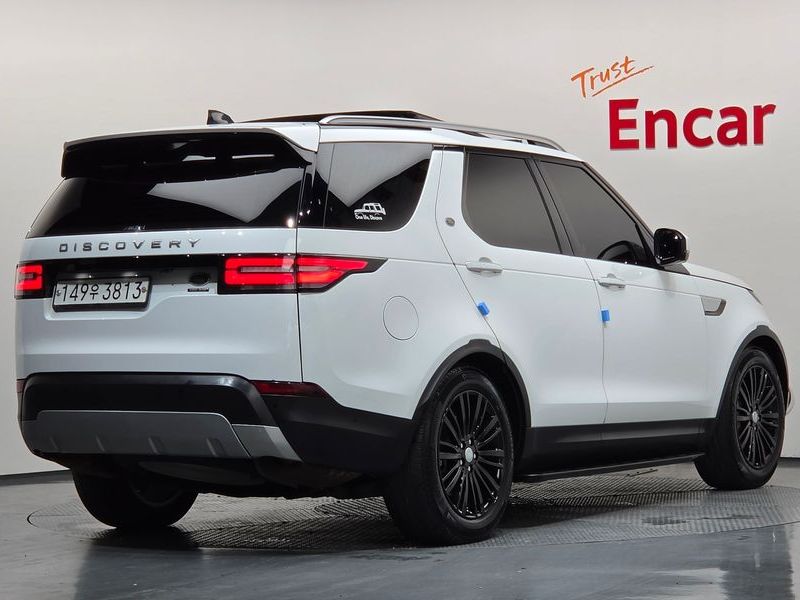 2020 Land Rover Discovery 5 L462 3.0 SD6 HSE Luxury photo 2