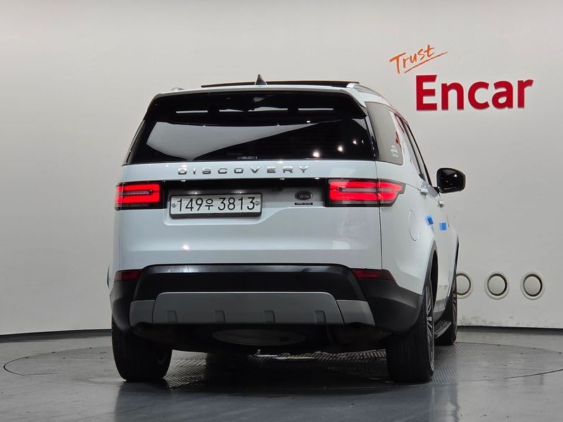 2020 Land Rover Discovery 5 L462 3.0 SD6 HSE Luxury photo 4