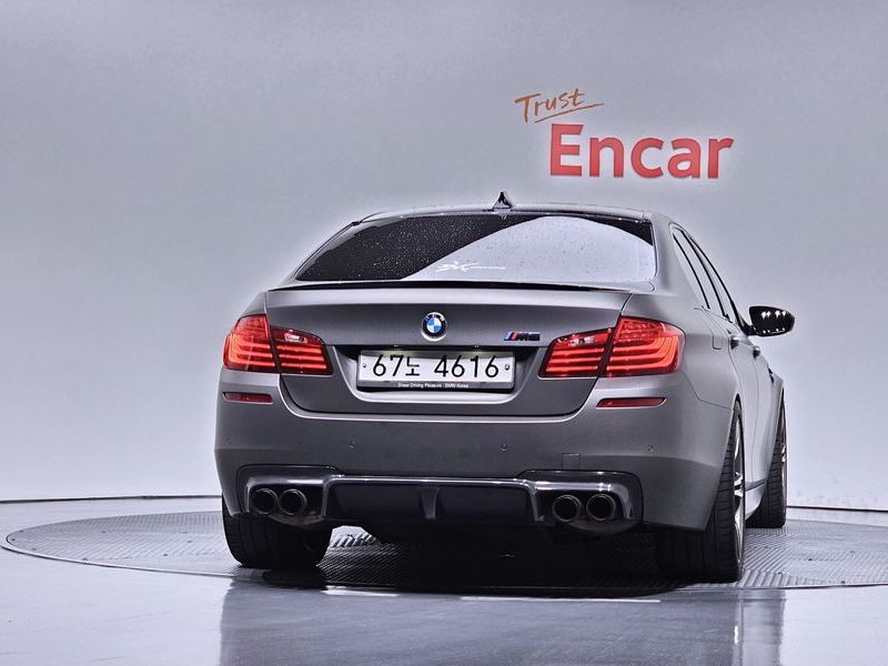 2015 BMW M5 Sedan photo 4