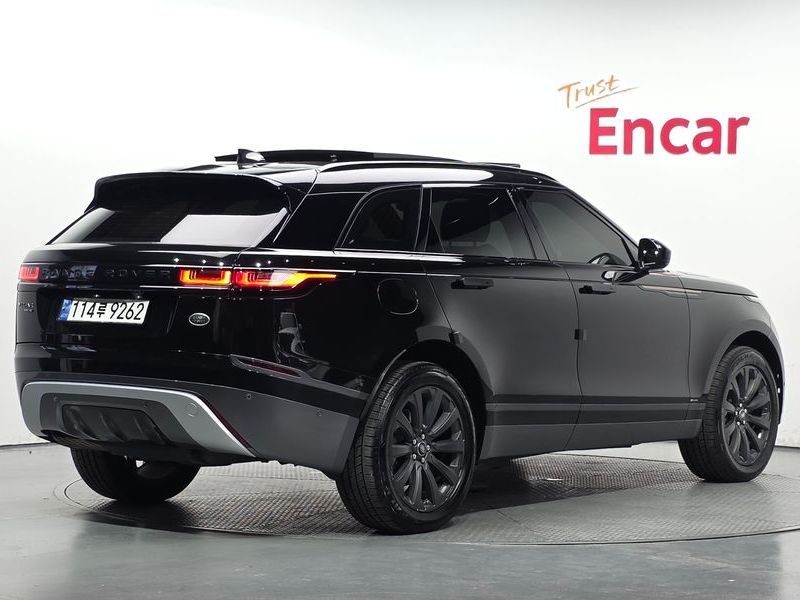 2019 Land Rover Range Rover Velar L560 2.0 D240 R-Dynamic SE photo 2