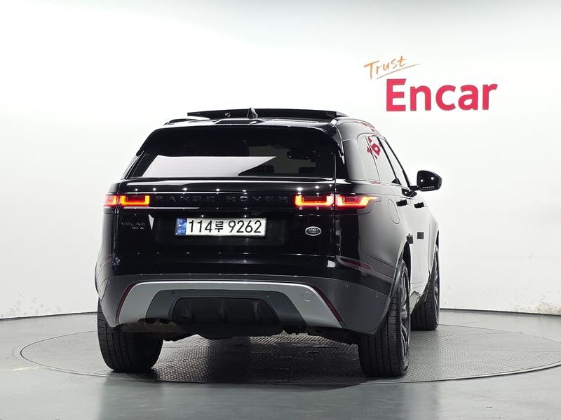 2019 Land Rover Range Rover Velar L560 2.0 D240 R-Dynamic SE photo 4