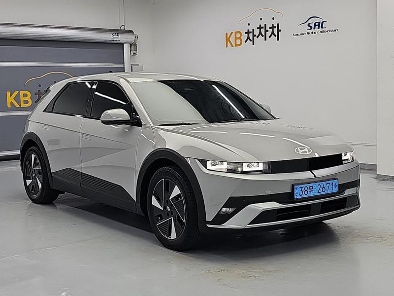 2025 Hyundai Ioniq 5 NE Long Range Exclusive photo 4
