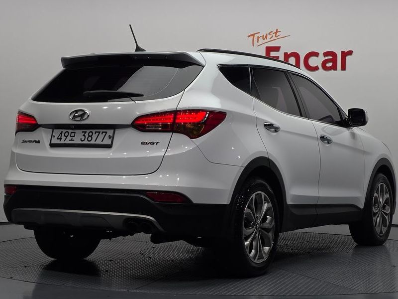 2014 Hyundai Santa Fe DM Diesel(e-VGT) 2.0 2WD Premium photo 2
