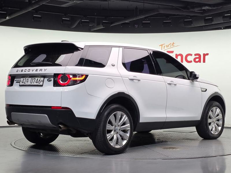 2016 Land Rover Discovery Sport L550 2.0 TD4 HSE Luxury photo 2