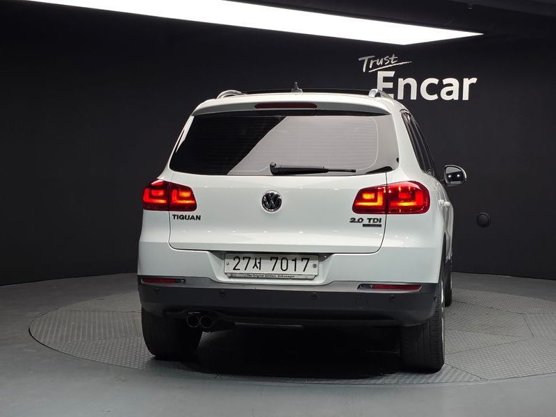 2014 Volkswagen New Tiguan 2.0 TDI Premium 5N photo 4