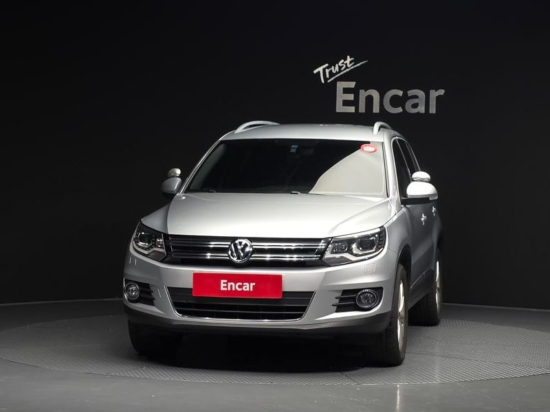 2015 Volkswagen New Tiguan 2.0 TDI Comfort 5N photo 3