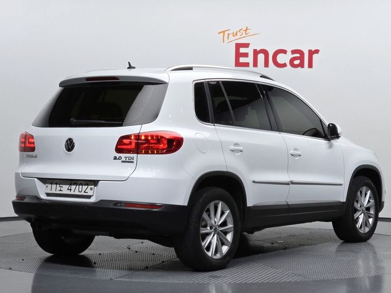 2015 Volkswagen New Tiguan 2.0 TDI Comfort 5N photo 2