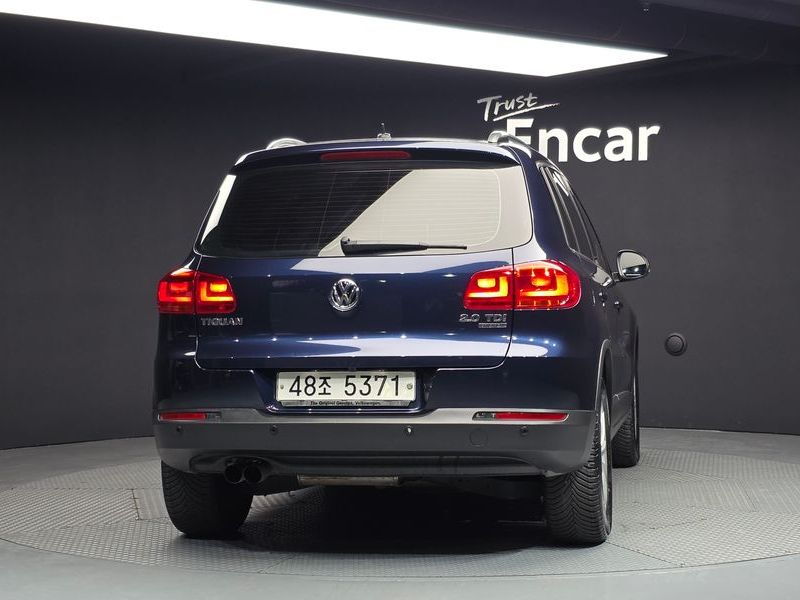 2015 Volkswagen New Tiguan 2.0 TDI Comfort 5N photo 4