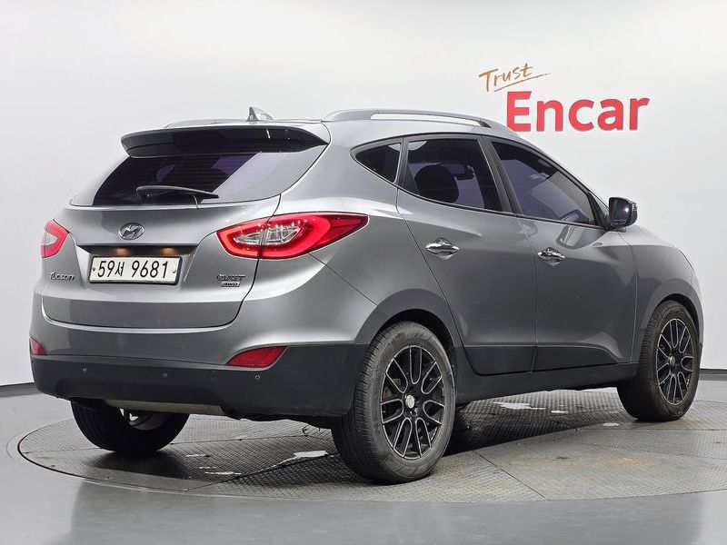 2015 Hyundai New Tucson ix Diesel(e-VGT) 4WD Modern photo 2