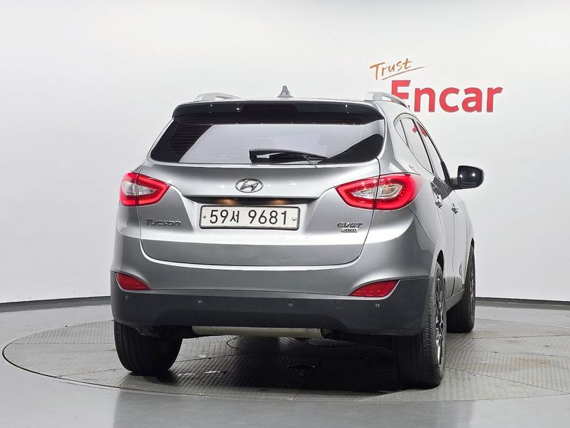 2015 Hyundai New Tucson ix Diesel(e-VGT) 4WD Modern photo 4