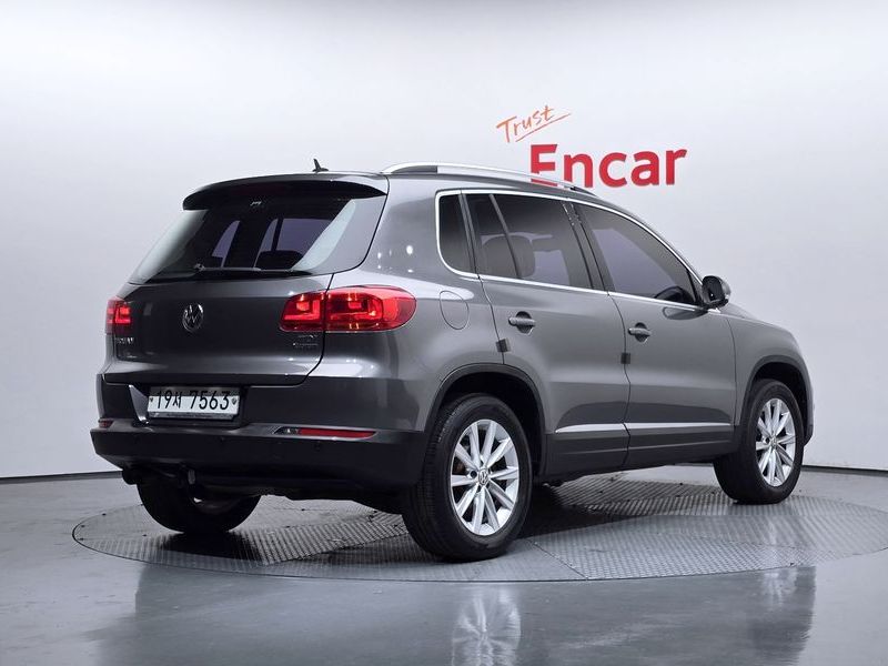 2015 Volkswagen Tiguan 2.0 TDI Comfort 5N photo 2