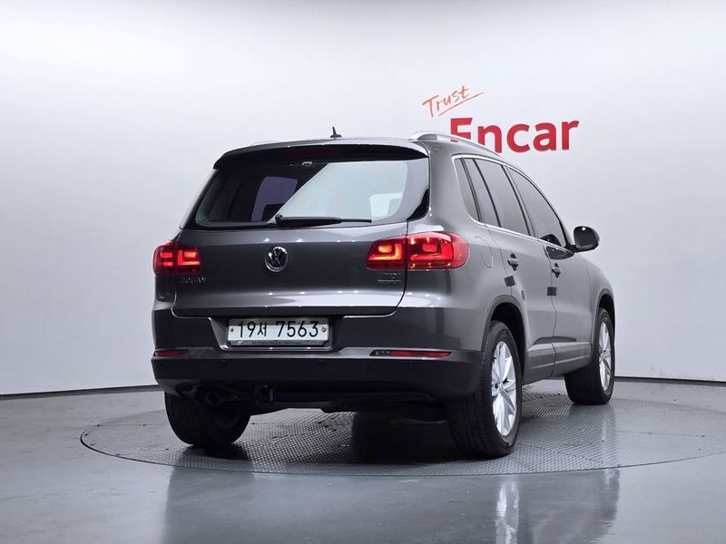 2015 Volkswagen Tiguan 2.0 TDI Comfort 5N photo 4