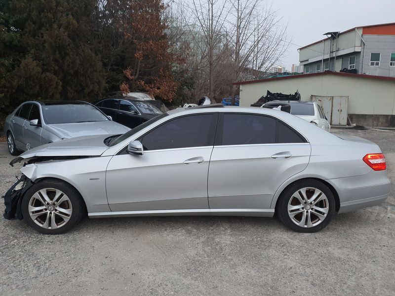 2012 Mercedes-Benz E-Class W212 E220 CDI Avantgarde photo 3