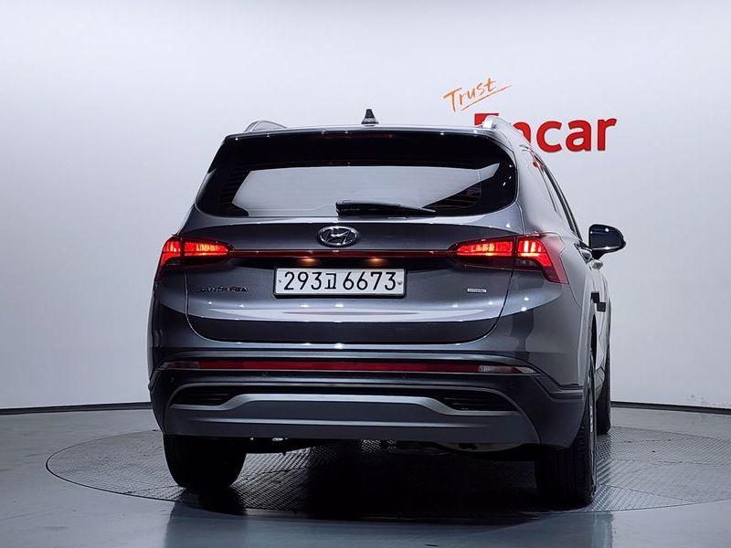 2021 Hyundai The New Santa Fe TM Diesel 2.2 4WD Prestige photo 4