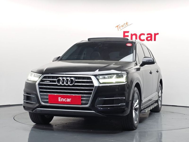 2019 Audi Q7 45 TFSI Quattro photo 3