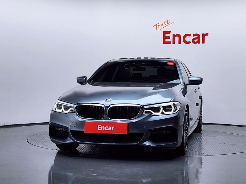 2019 BMW 5 Series 530i M Sport Package Plus photo 3