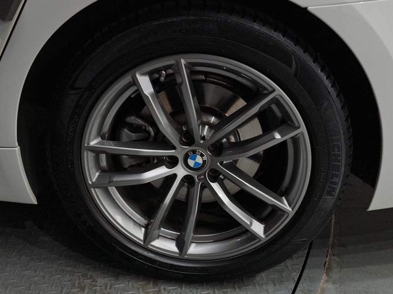 2020 BMW 5 Series 520i M Sport photo 5