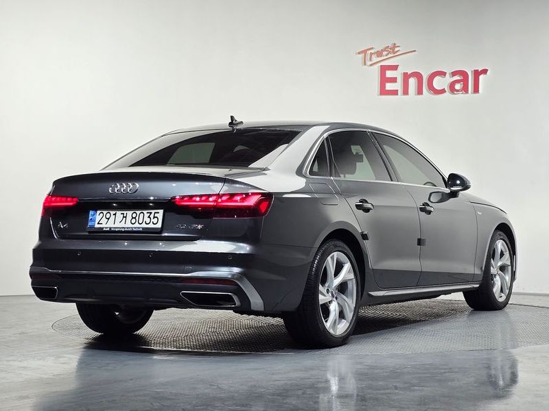 2021 Audi A4 40 TFSI Premium photo 2
